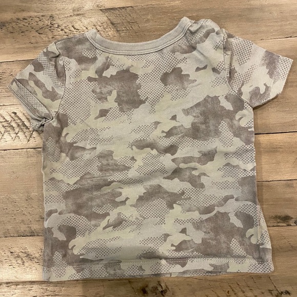 2 for $15💥Joe Fresh Baby Boy Camo Shirt - Picture 2 of 3